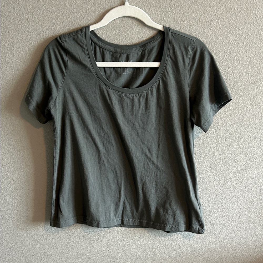 Pact Dark Gray Women's Short Sleeve Tee